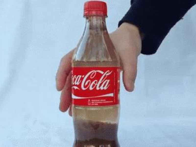 可口可樂(lè )公司被爆料飲料里摻消毒水！