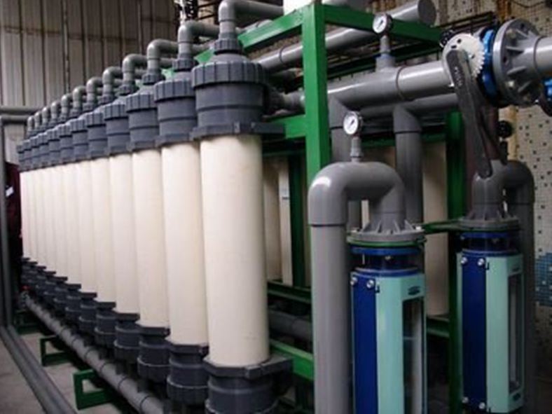 反滲透水處理設備在工業(yè)生產(chǎn)廢水處理中有什么作用？